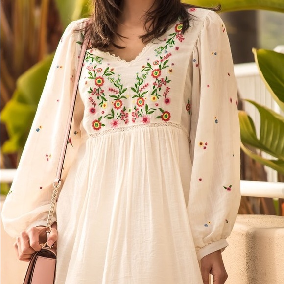 Dresses & Skirts - 🌻Wildflower Embroidered Babydoll Dress🌻